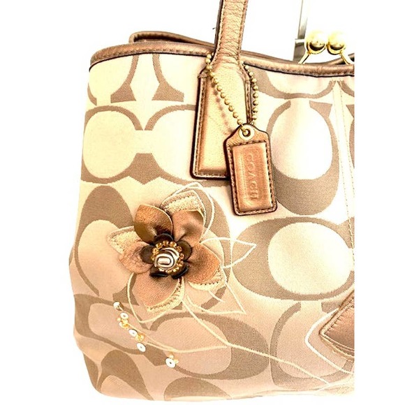Coach Ltd Ed Sig Metallic Floral Appliqué Sequin Carryall Wallet Wristlet Set - Picture 5 of 15